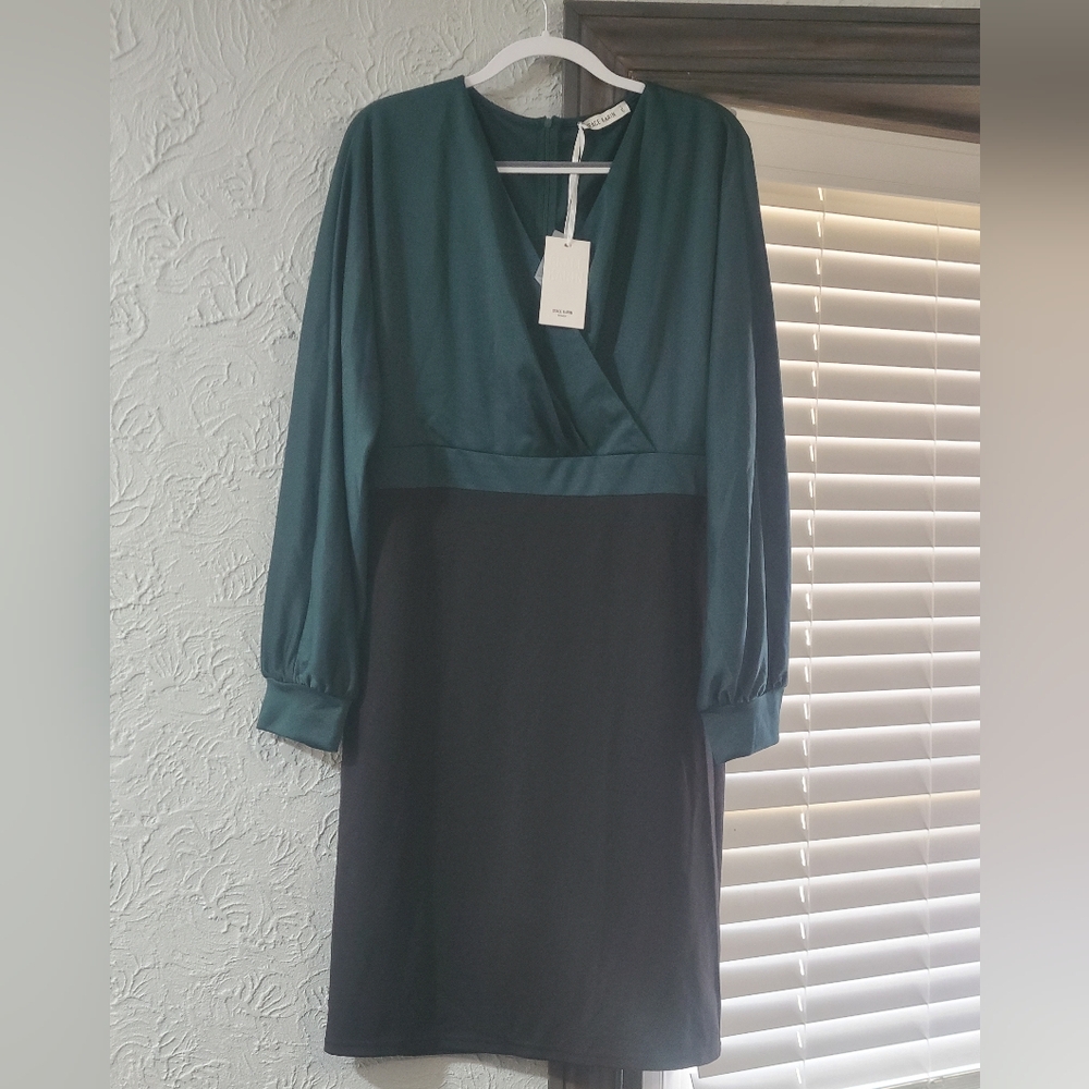 Grace Karin *NWT* Elegant Green and Black Long Sleeve Dress